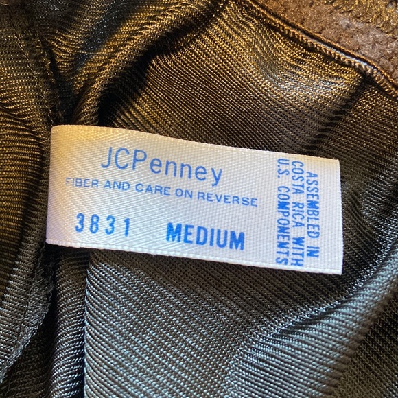 5/$10❤️❤️❤️Vintage JCPenney Longer Black Slip - Picture 4 of 5